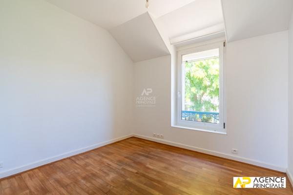 Maison Le Mesnil Le Roi 8 pièce(s) 145 m2 885 000 € **  - Référence  4717