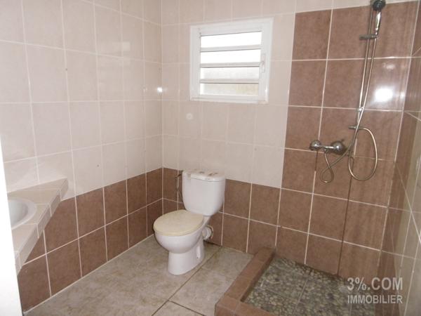 immeuble indépendant de 274m² à Ste Suzanne Sainte-Suzanne (97441)