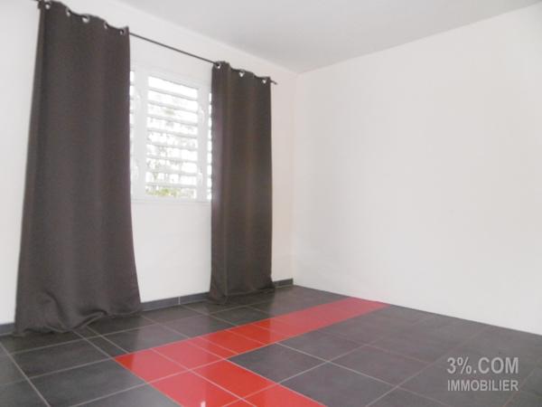 immeuble indépendant de 274m² à Ste Suzanne Sainte-Suzanne (97441)