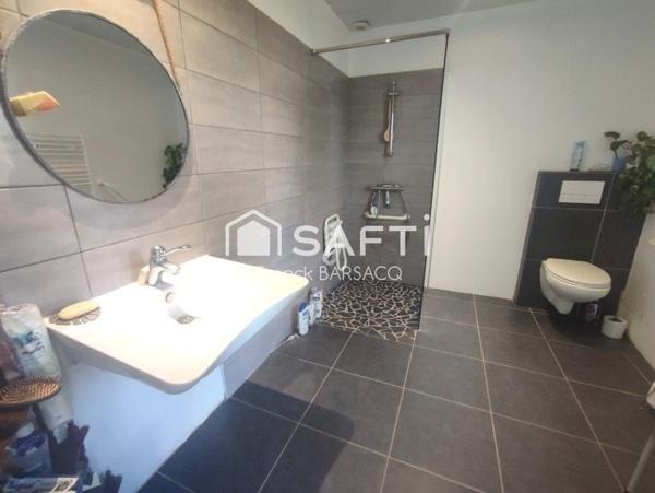 MAISON EN PIERRE AVEC DEPENDANCE, SANS VOISINAGE