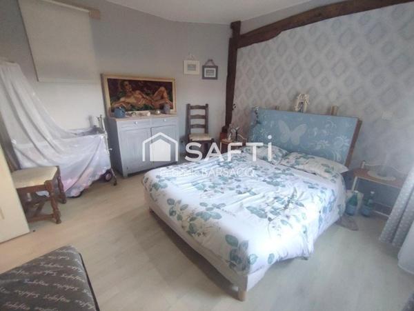 MAISON EN PIERRE AVEC DEPENDANCE, SANS VOISINAGE