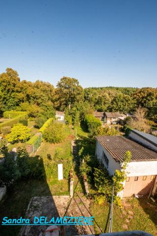 Maison avec sous sol, jardin, garage