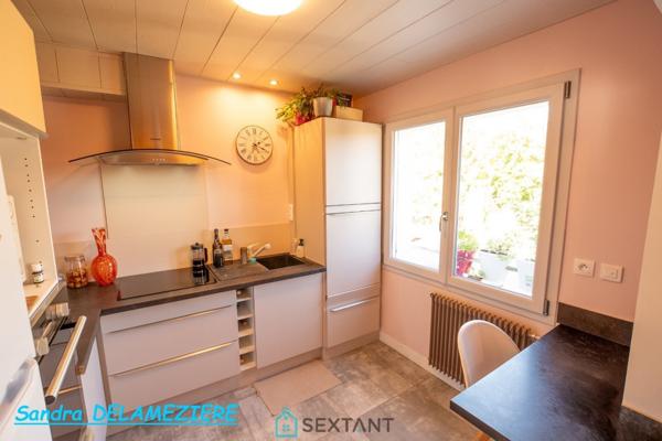Maison avec sous sol, jardin, garage