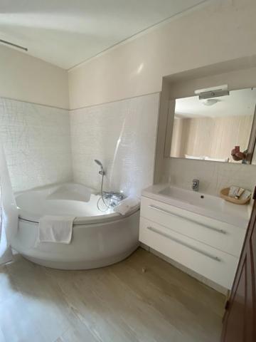 4 Chambres d'hotes dans une maison de charme et de caractère 161m² + terrain de 1124m² 113 100 €