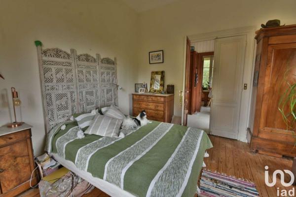 Demeure 8 pièces de 224 m² à Meschers-sur-Gironde (17132)