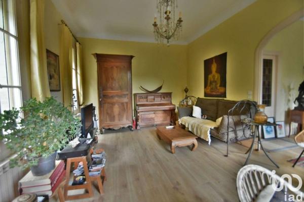 Demeure 8 pièces de 224 m² à Meschers-sur-Gironde (17132)