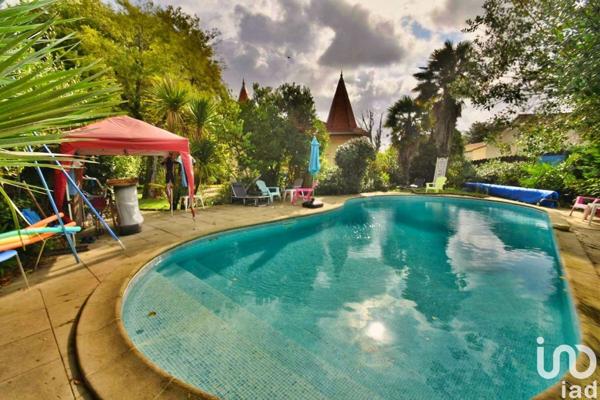 Demeure 8 pièces de 224 m² à Meschers-sur-Gironde (17132)