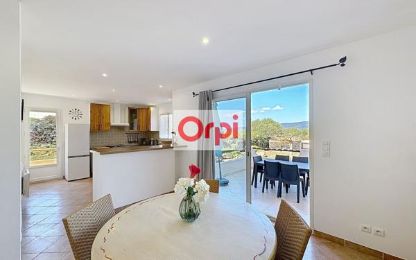 Maison à vendre    7 pièces •  Figari