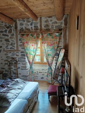 Maison à vendre 4 pièces 185 m² Saint-Julien-Chapteuil