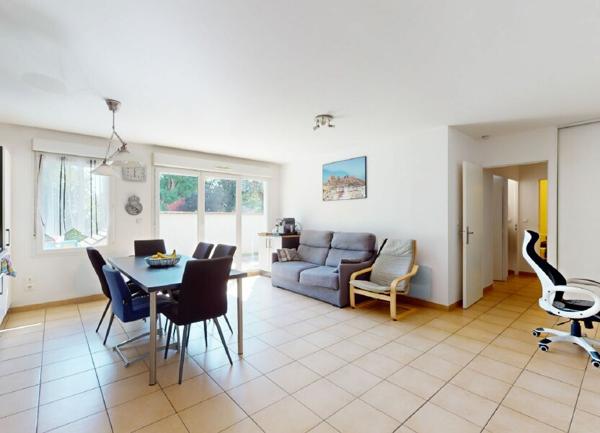 Appartement à vendre    3 pièces • 61 m2 Vaulx-en-Velin