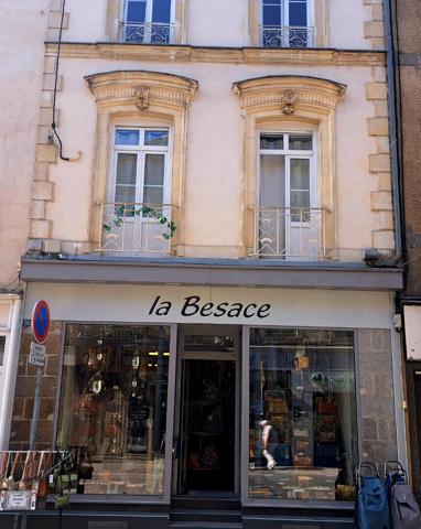 Centre ville de Mayenne Un local commercial de 70 M² , Mayenne