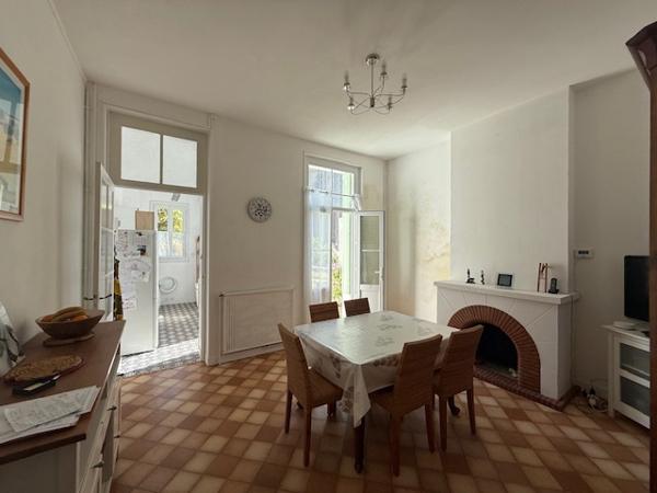 Royan (17200) 

CENTRE VILLE DE ROYAN MAISON DE VILLE