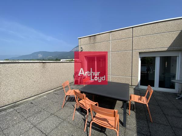 Immeuble de bureaux à vendre ou à louer à Montbonnot parkings nombreux