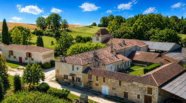 Domaine de caractère sur 15 hectares aux portes du Gers