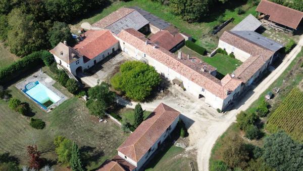 Domaine de caractère sur 15 hectares aux portes du Gers