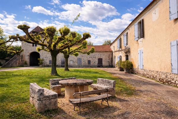 Domaine de caractère sur 15 hectares aux portes du Gers