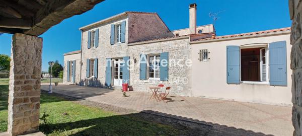 Maison à Royan, 17200 - 8 pièces 210m²