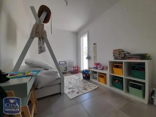 Appartement à louer 3 pièces 59.3m² Nîmes (30000)