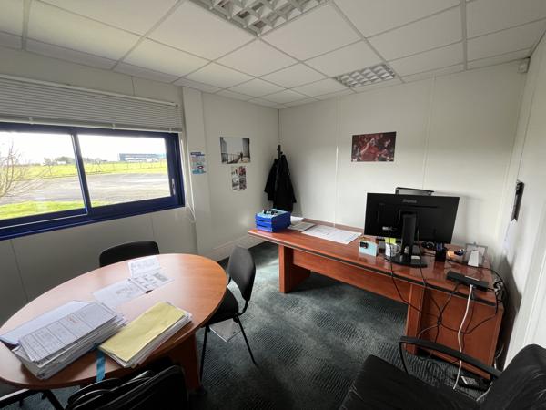 Vente d'un bâtiment de Bureaux 610 m2 et Terrain 9741 m2 à Meung-sur-Loire - Zone d'Activité Synergie