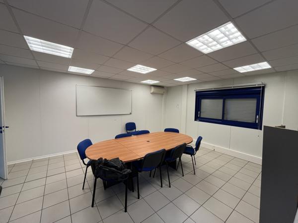 Vente d'un bâtiment de Bureaux 610 m2 et Terrain 9741 m2 à Meung-sur-Loire - Zone d'Activité Synergie