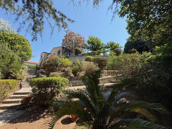 Maison à vendre 5 pièces LES ISSAMBRES (83)