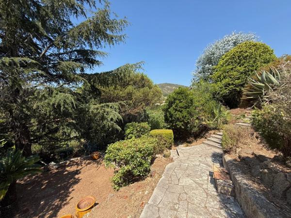 Maison à vendre 5 pièces LES ISSAMBRES (83)