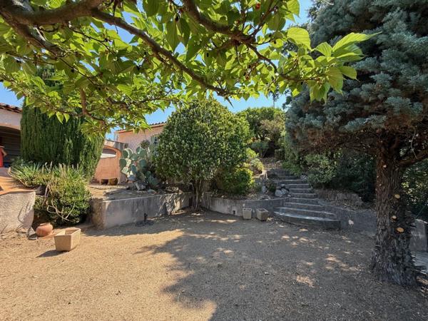 Maison à vendre 5 pièces LES ISSAMBRES (83)