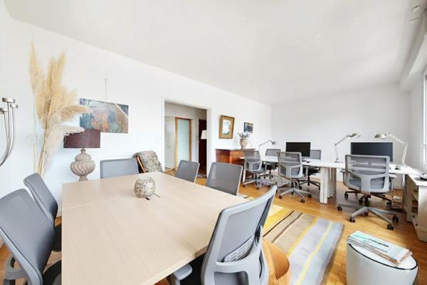 Bureaux à louer centre de Nantes espace lumineux avec cuisine équipée