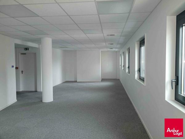 LOCATION BUREAU LE MANS GARE SUD TGV 405m² AVEC PARKING