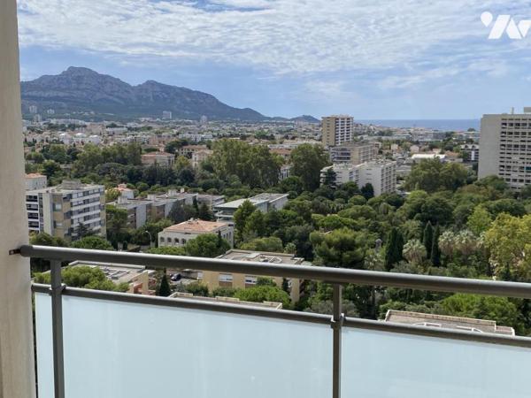 Appartement T4, deux balcons, traversant, 3 chambres , vue mer