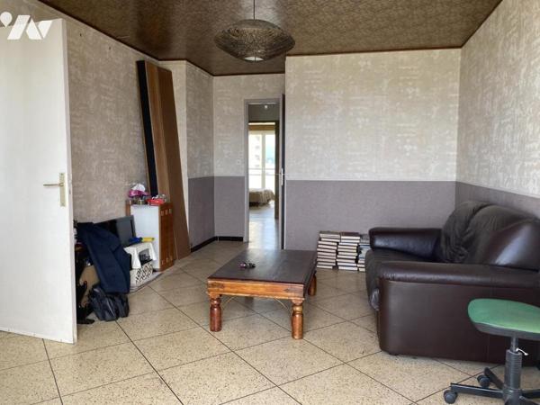 Appartement T4, deux balcons, traversant, 3 chambres , vue mer