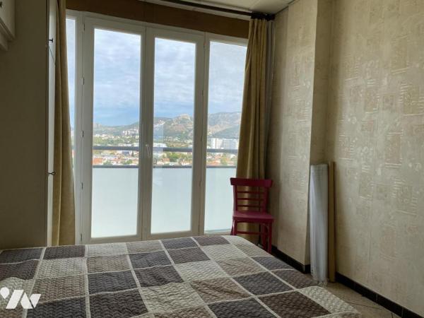 Appartement T4, deux balcons, traversant, 3 chambres , vue mer