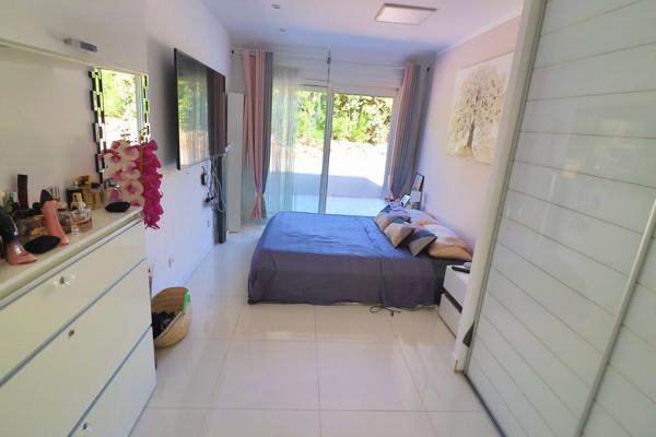 Taradeau: maison T5 + bureau sur 700m2 avec piscine