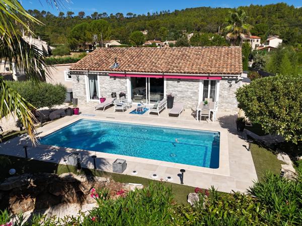 Taradeau: maison T5 + bureau sur 700m2 avec piscine