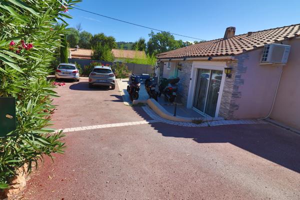 Taradeau: maison T5 + bureau sur 700m2 avec piscine