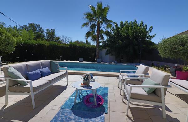 Taradeau: maison T5 + bureau sur 700m2 avec piscine