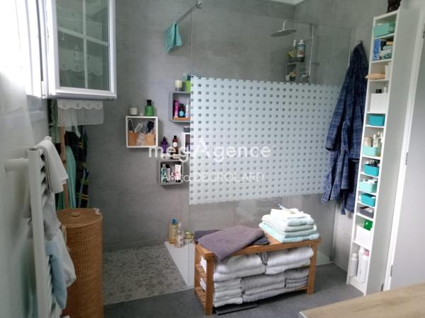 Maison à LES CLOUZEAUX, 85430 - 5 pièces 200m²