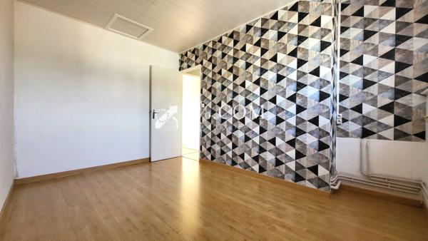 Semi-individuelle - 3 chambres - Jardin & Garage - Proche Centre-Ville !! Béthune (62400)