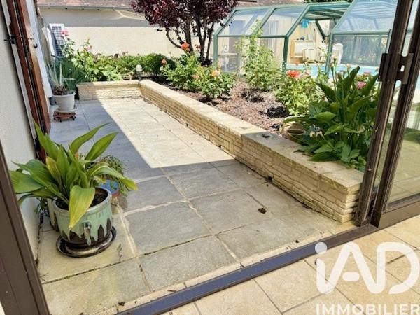 Maison à vendre 6 pièces 221,32 m² Saint-Amand-Montrond