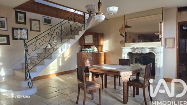 Maison à vendre 6 pièces 221,32 m² Saint-Amand-Montrond