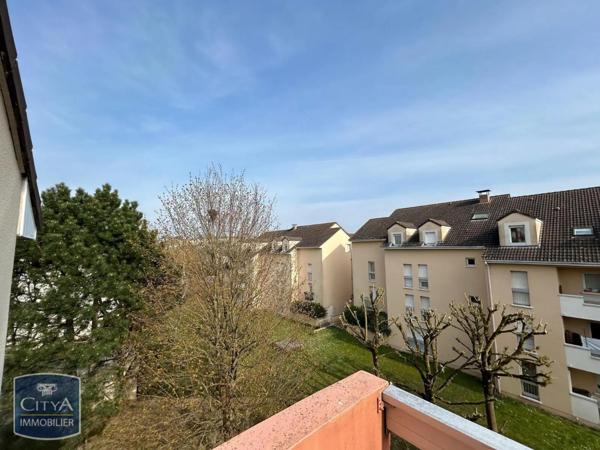 Appartement à louer 2 pièces 47.95m² Villabé (91100)