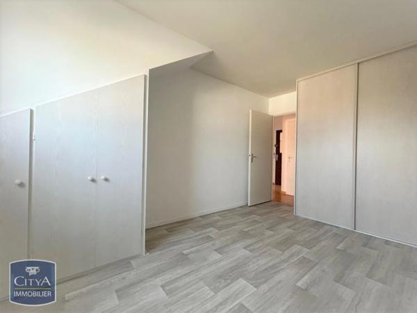 Appartement à louer 2 pièces 47.95m² Villabé (91100)