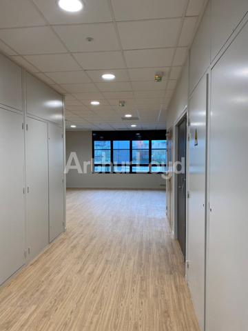 Bureaux à louer ou vendre à Roubaix performance énergétique et accès facile
