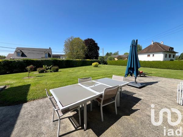 Maison traditionnelle 6 pièces de 223 m² à Milly-sur-Thérain (60112)