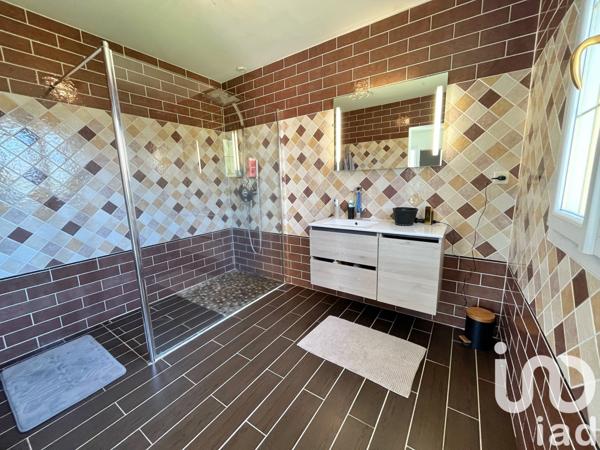 Maison traditionnelle 6 pièces de 223 m² à Milly-sur-Thérain (60112)