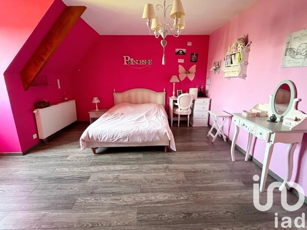 Maison traditionnelle 6 pièces de 223 m² à Milly-sur-Thérain (60112)