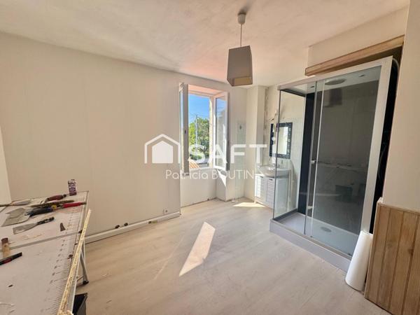 MAISON EN PIERRE 2 CHAMBRES ET COUR A NIORT !