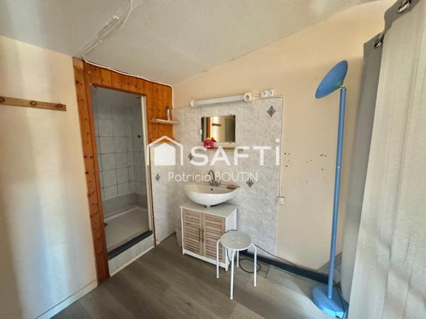 MAISON EN PIERRE 2 CHAMBRES ET COUR A NIORT !