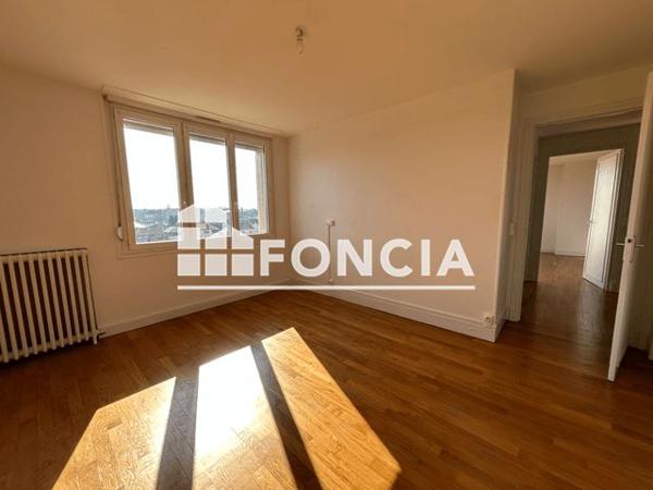 Location Appartement 3 pièces 72.63 m² - 26 RUE JEAN-BAPTISTE CLEMENT Rethel 08300