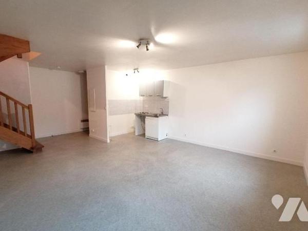 NOUVEAUTÉ et SEULEMENT chez TRENTE CINQ !
Appartement T3 en duplex au coeur de Bruz
Idéalemen...